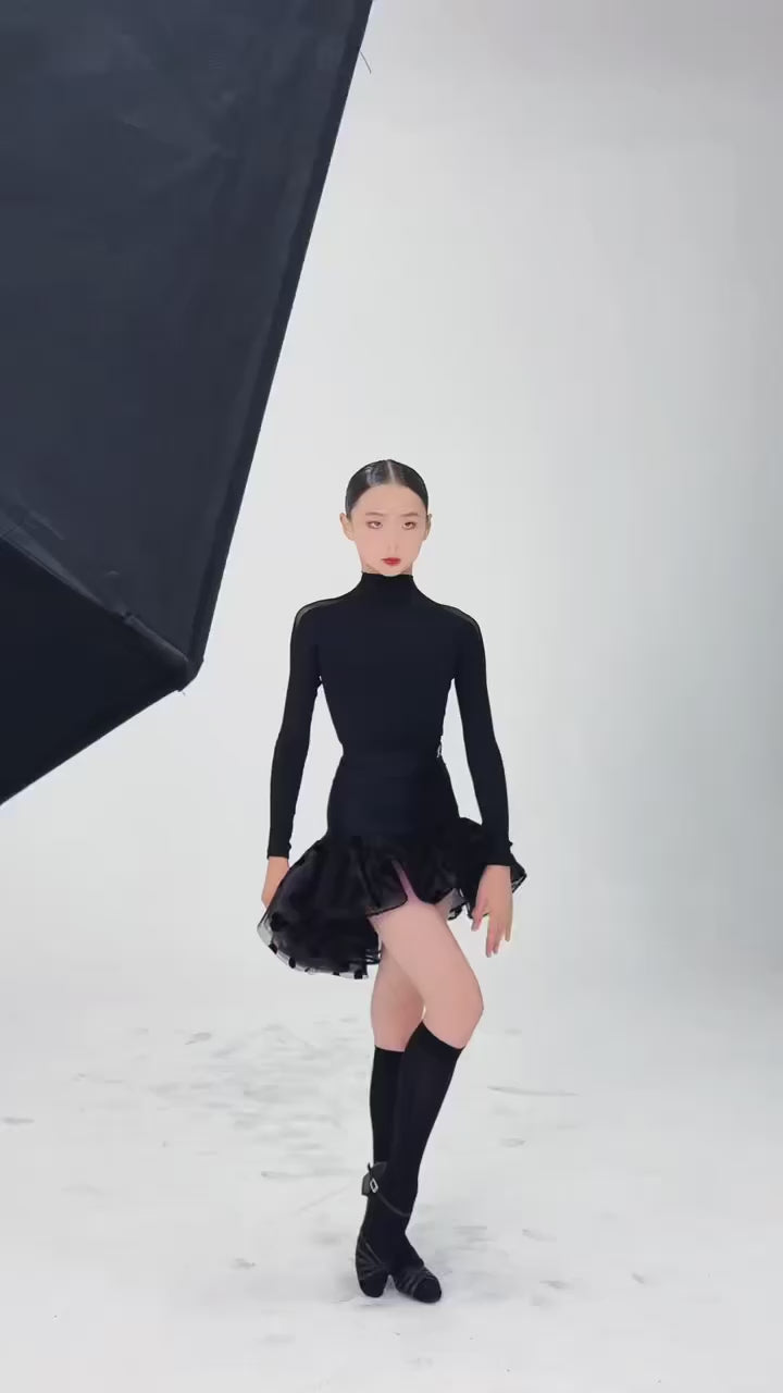 Black swan🖤puffy skirt
